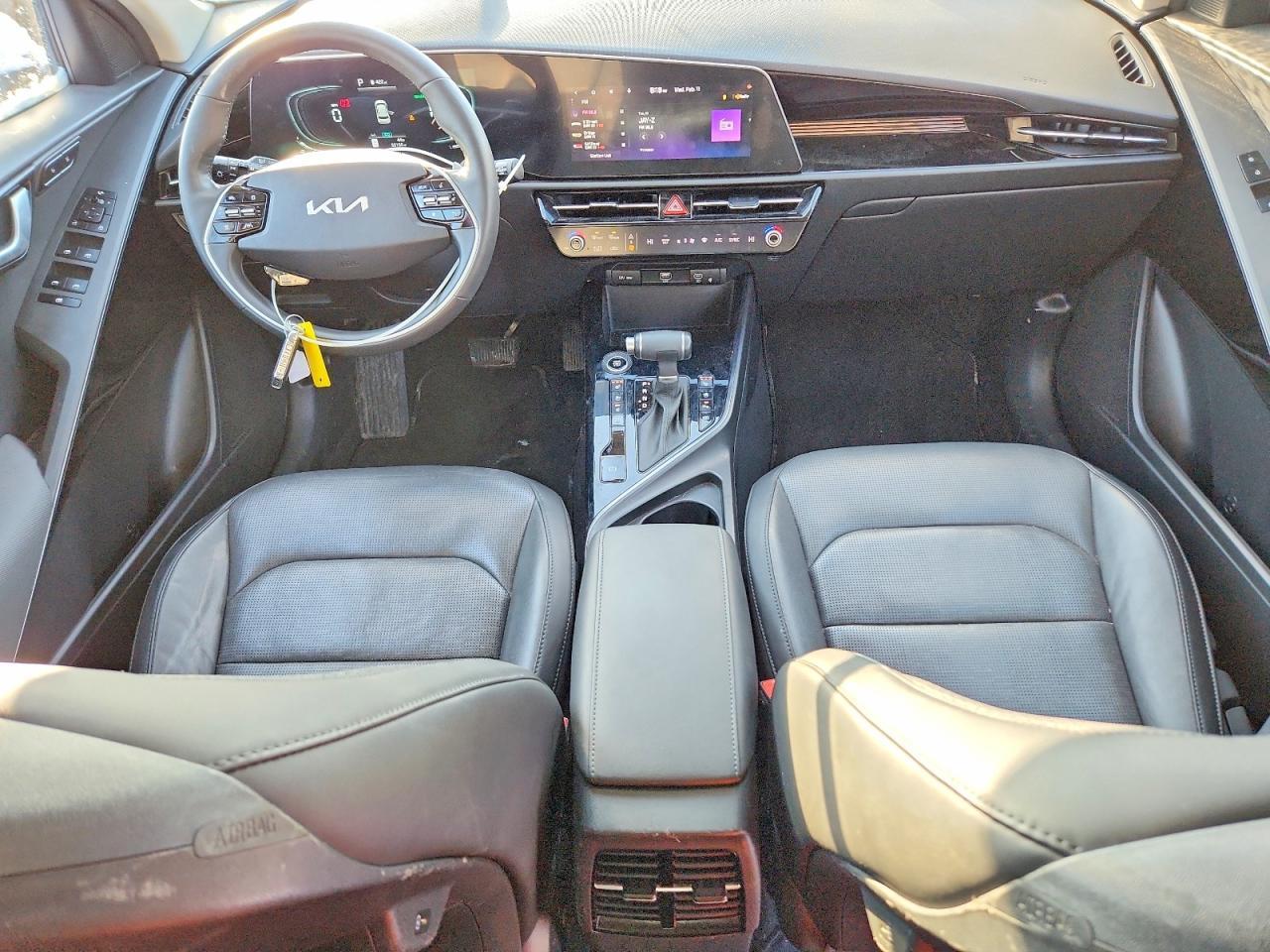 2023 KIA Niro sx
