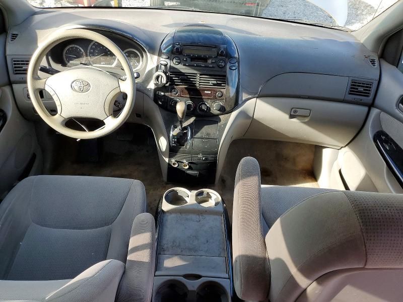 2005 Toyota Sienna ce