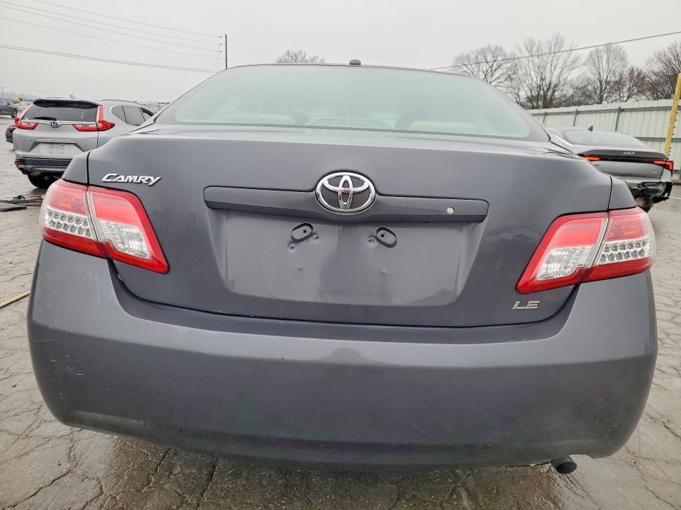 2010 Toyota Camry le