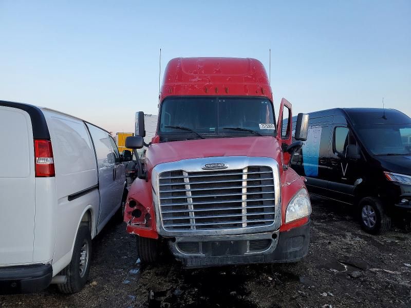 2013 Freightliner Cascadia 125