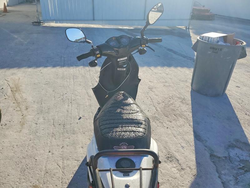 2022 Genuine Scooter Co. Roughhouse 50