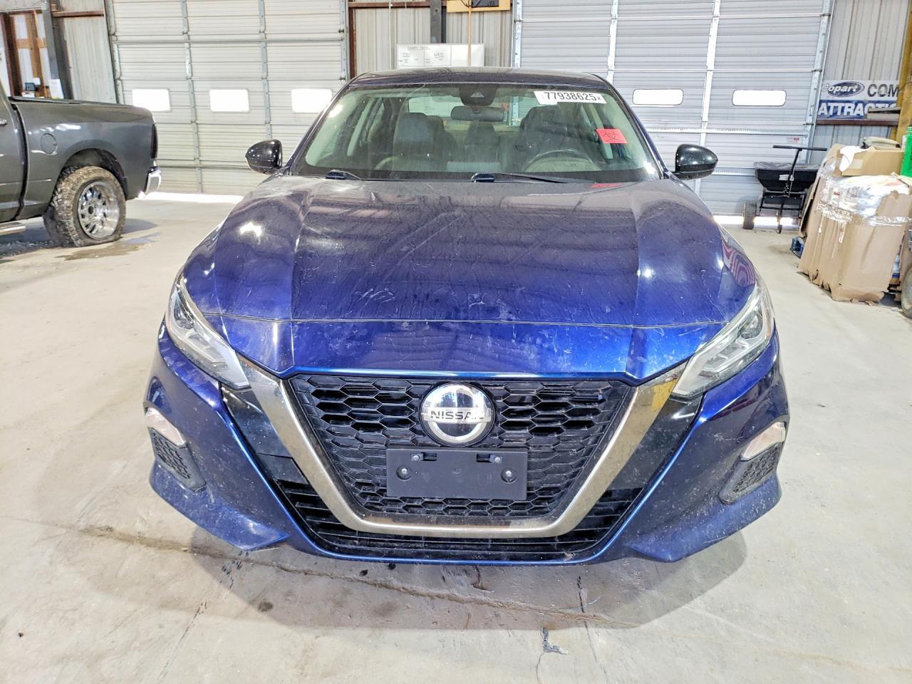 2020 Niss Altima 2.0 sr