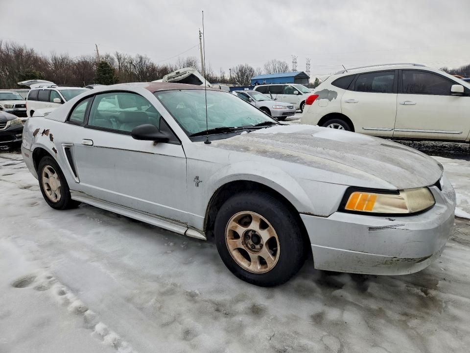 2000 Ford Mustang
