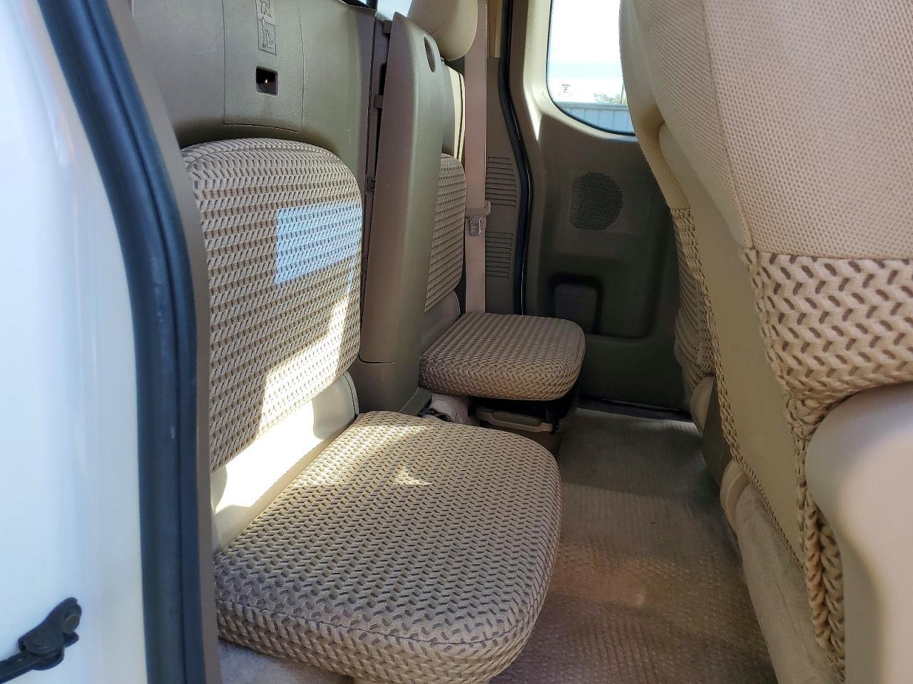 2005 Nissan Frontier SE