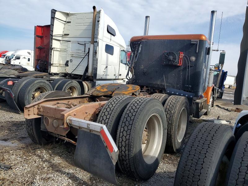 1995 Freightliner Conventional FLD120