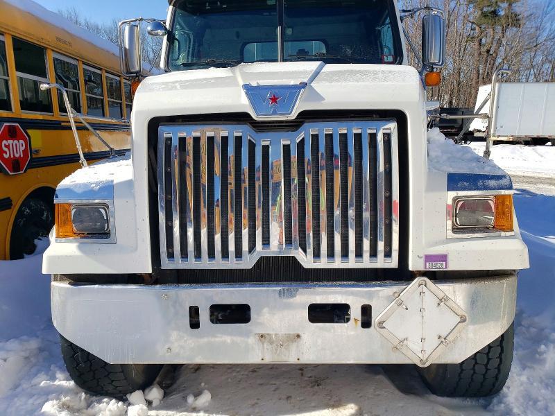 2016 Western Star Convention 4700SF