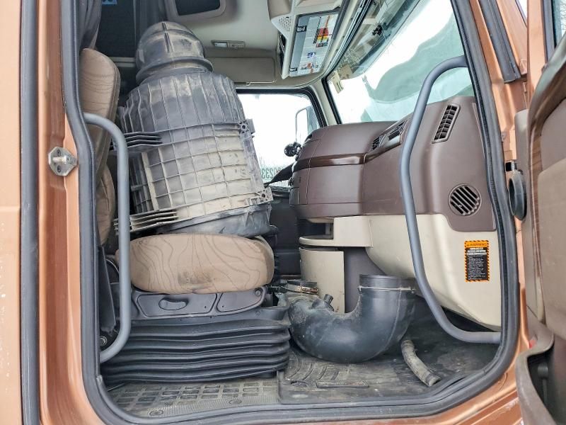 2015 Volvo VNL Semi Truck