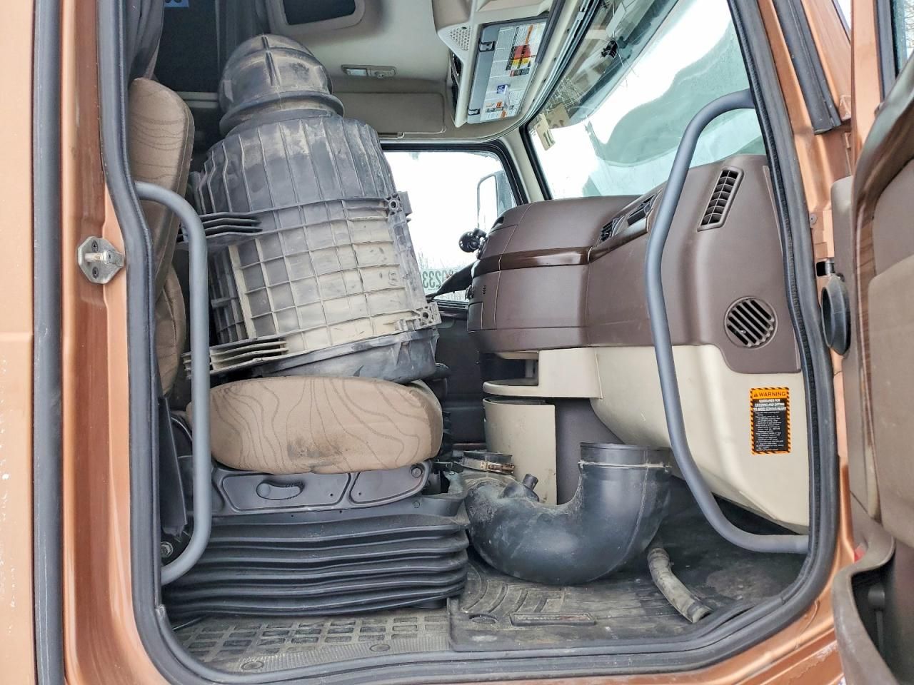 2015 Volvo VNL Semi Truck