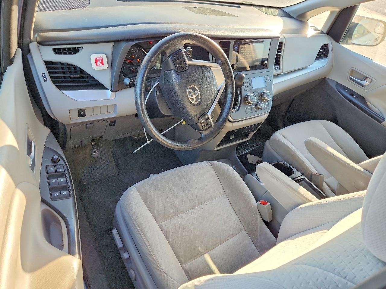 2015 Toyota Sienna le