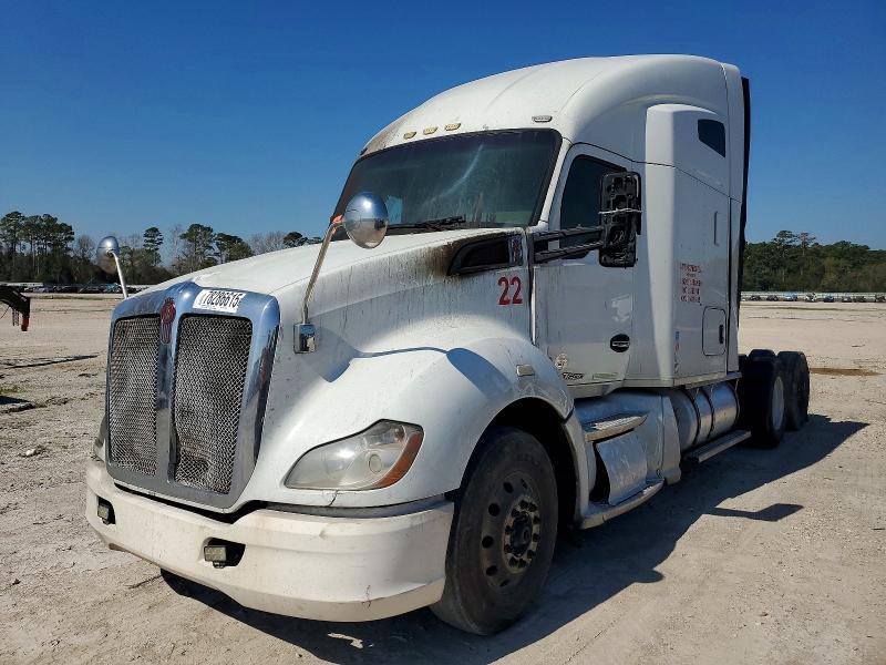 2016 Kenworth T680 Semi Truck