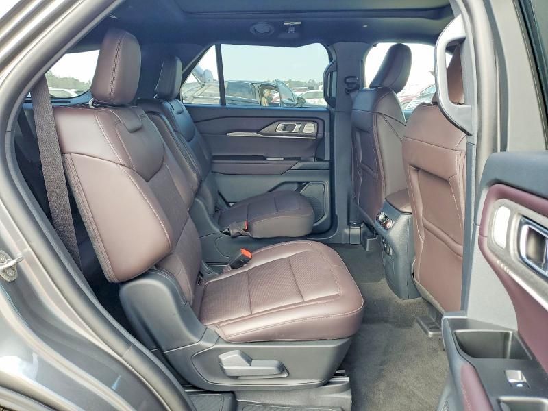 2025 Ford Explorer Platinum