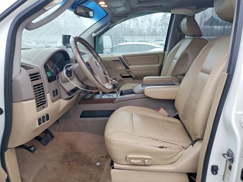 2010 Nissan Titan SE