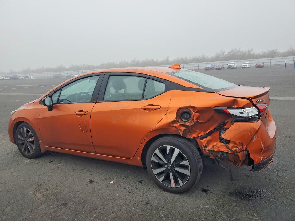 2022 Nissan Versa sr