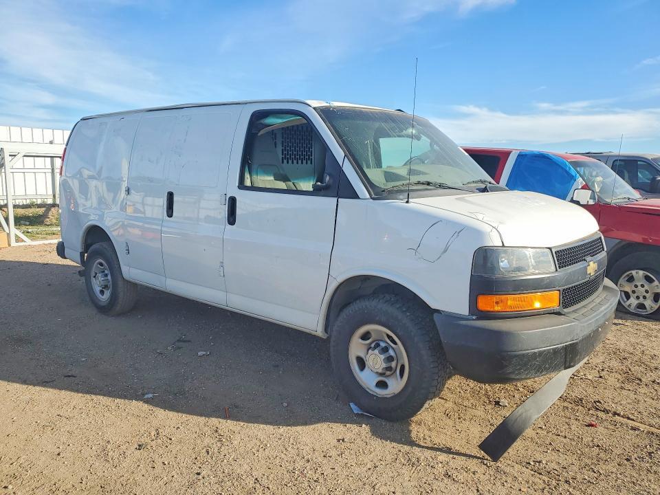 2022 Chevrolet Express G2500