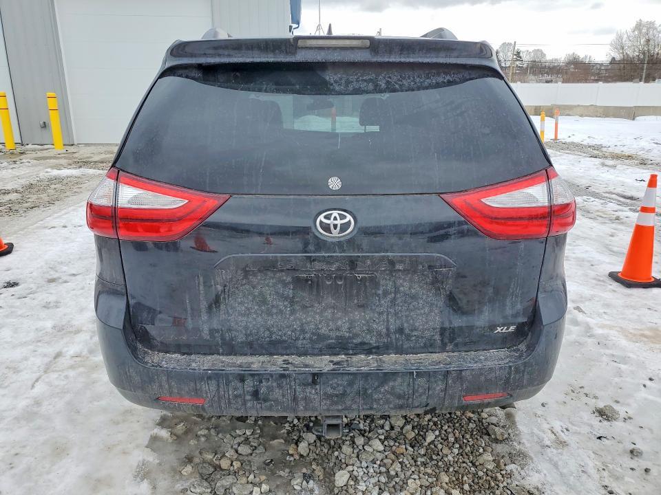 2019 Toyota Sienna xle 8-passenger