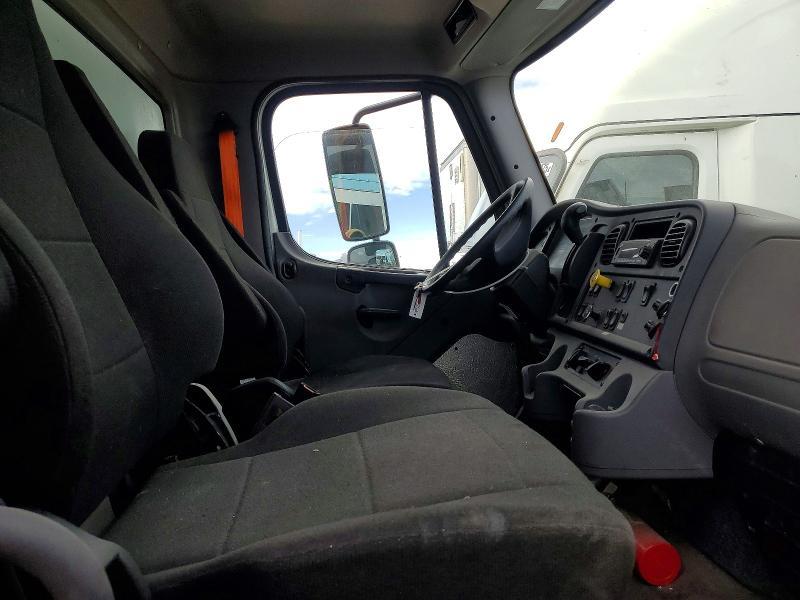 2024 Freightliner Business Class M2 BOX Truck