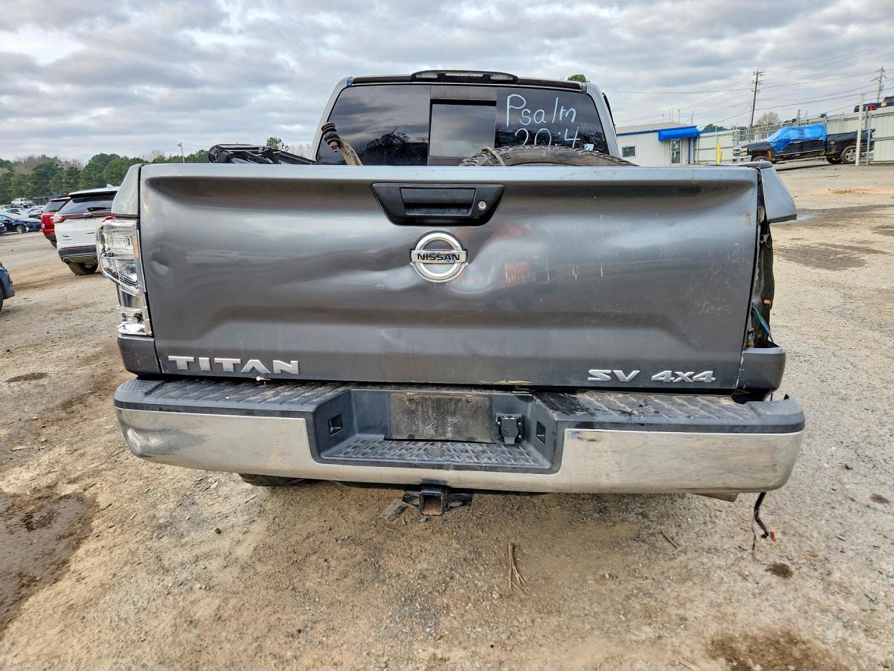 2017 Nissan Titan SV