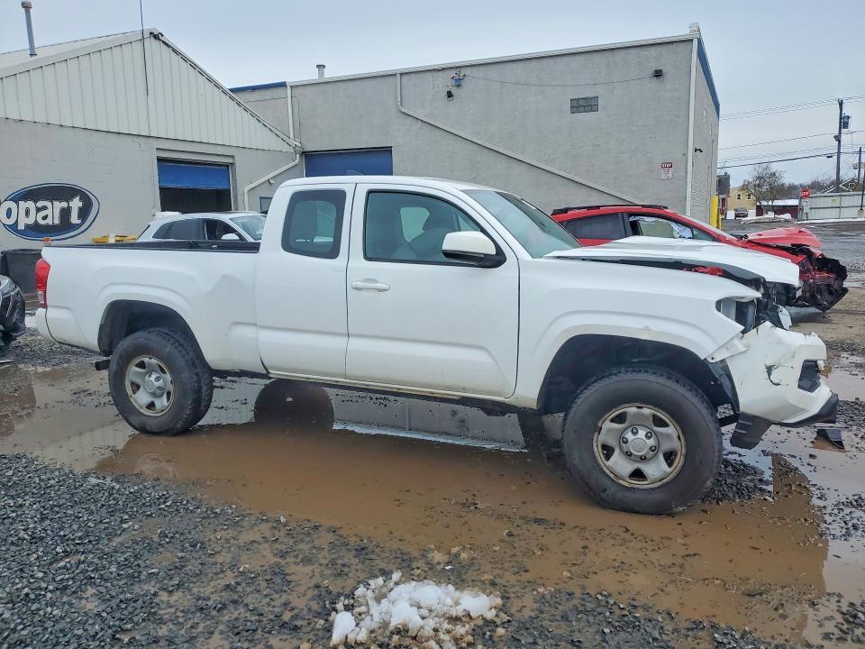 2017 Toyota Tacoma SR