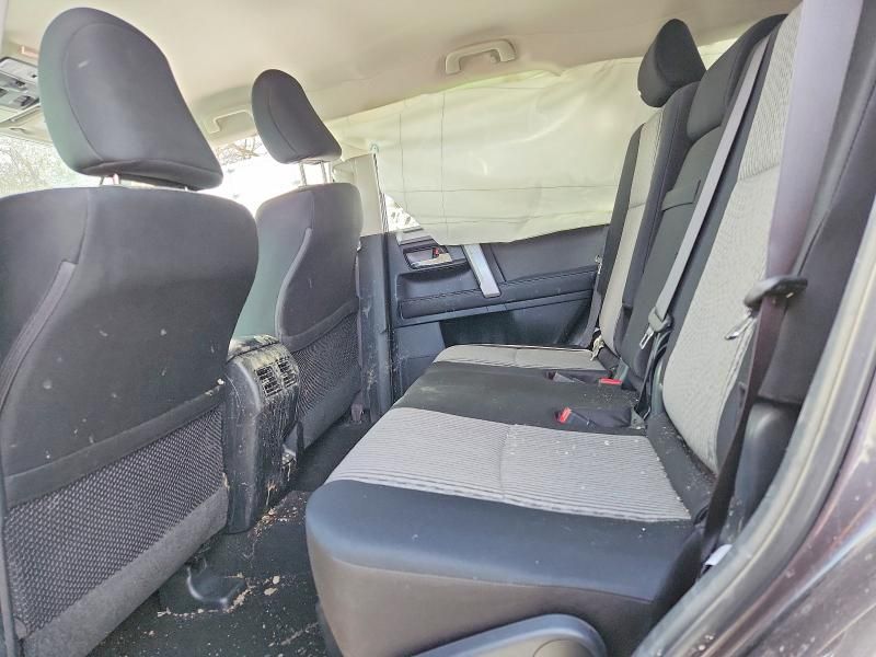 2023 Toyota 4runner se