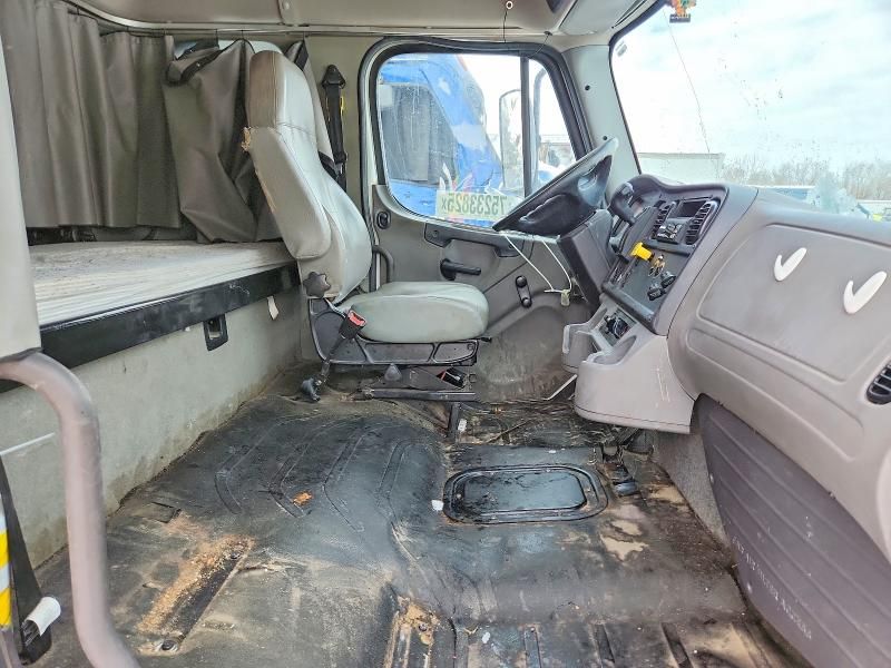 2021 Freightliner M2 106 Med-box Truck