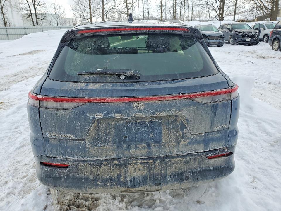 2025 Toyota Crown Signia xle