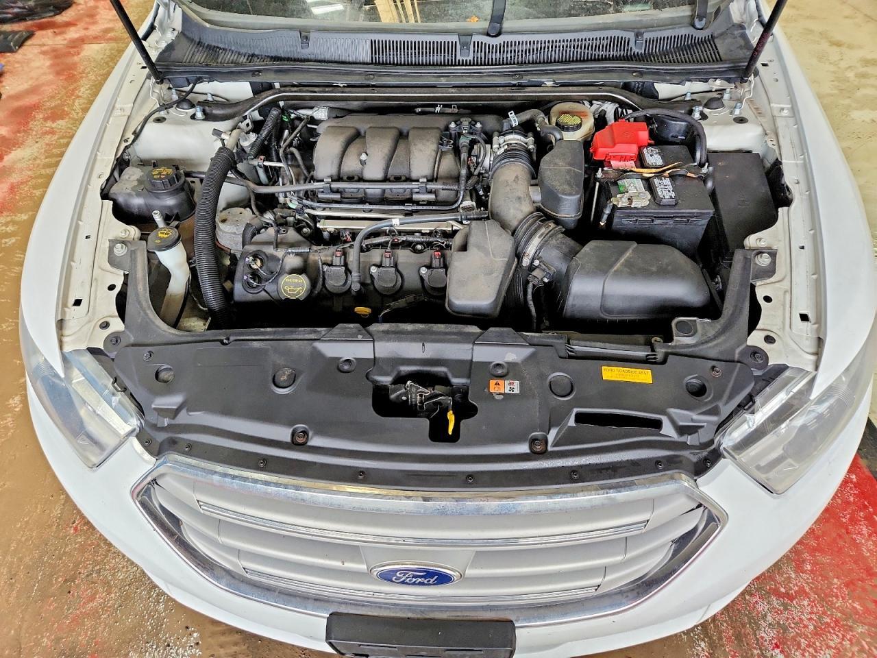 2015 Ford Taurus se