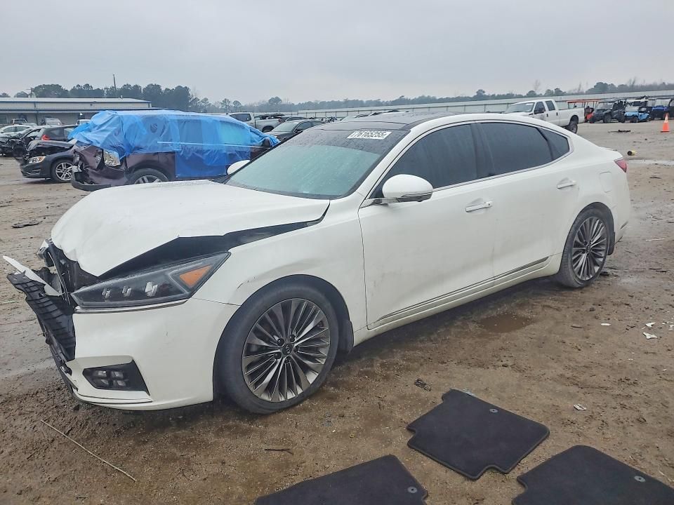 2019 KIA Cadenza Technology