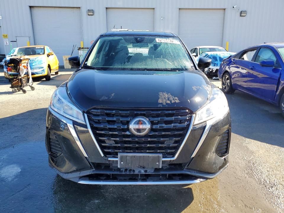 2022 Nissan Kicks s