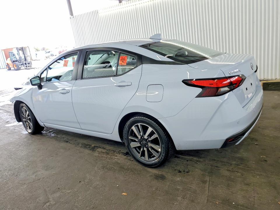 2025 Nissan Versa sv