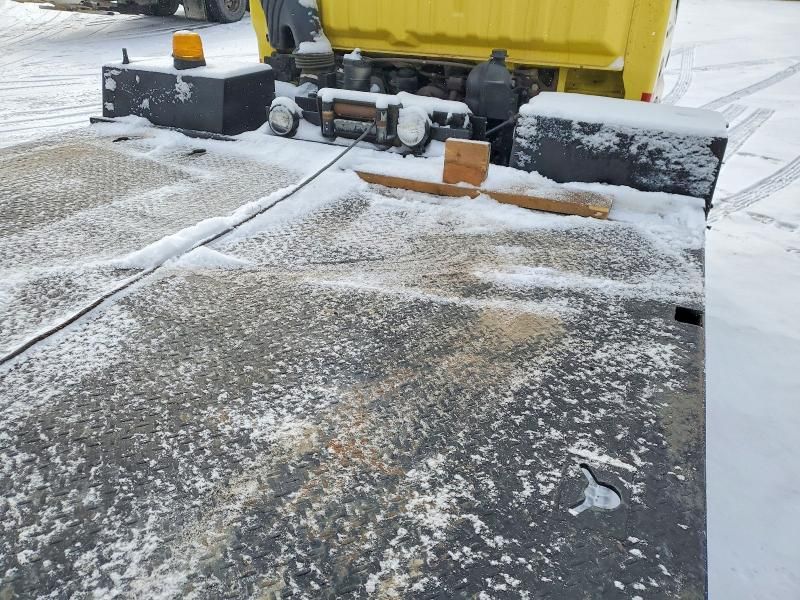 2008 International CF 600