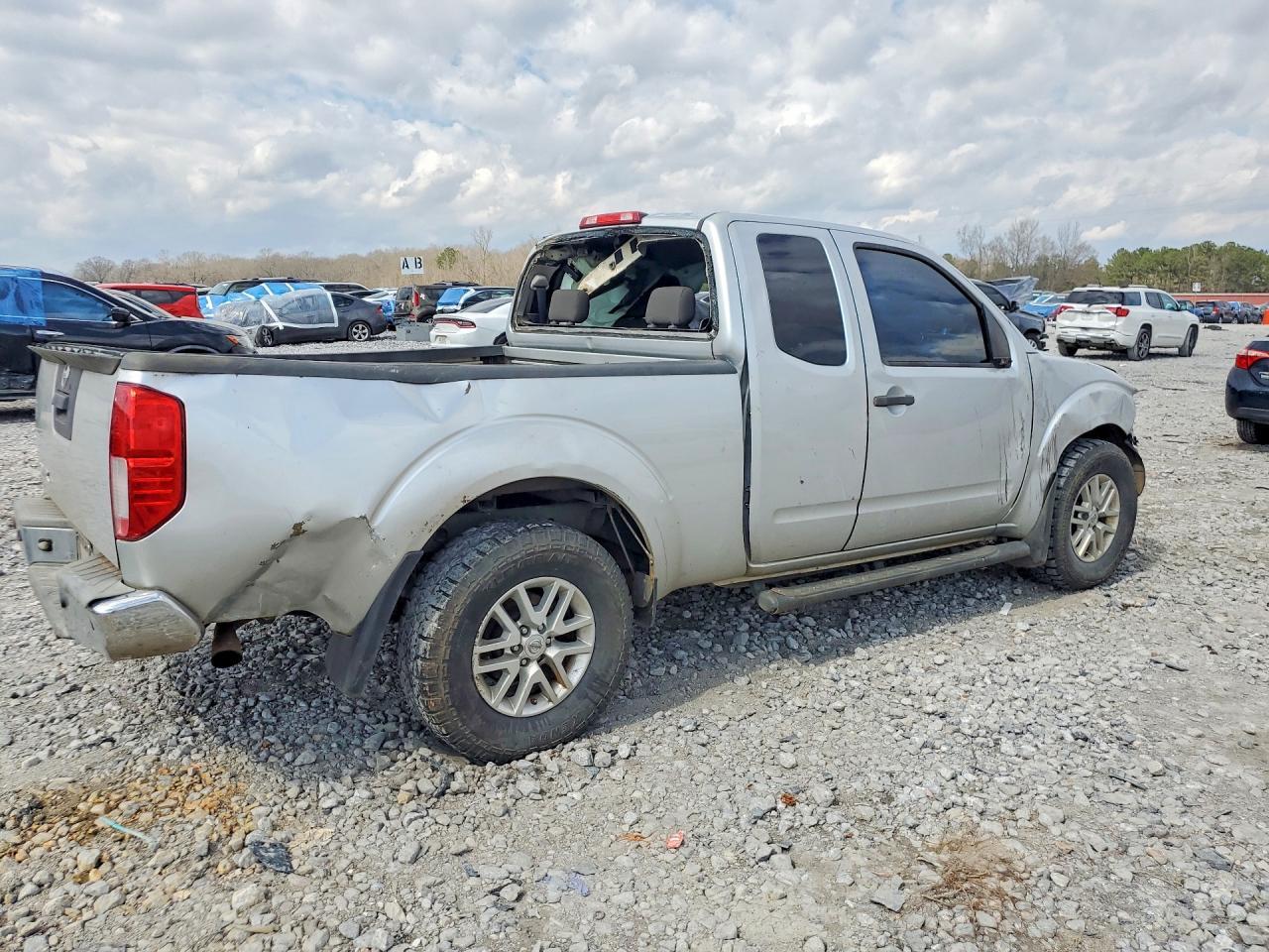 2014 Niss Frontier SV