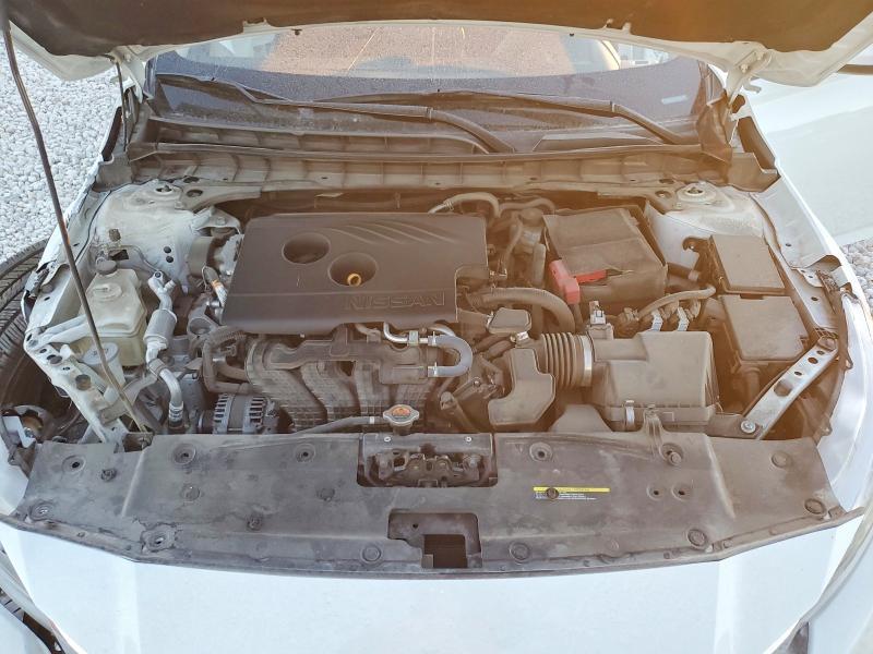 2020 Niss Altima s
