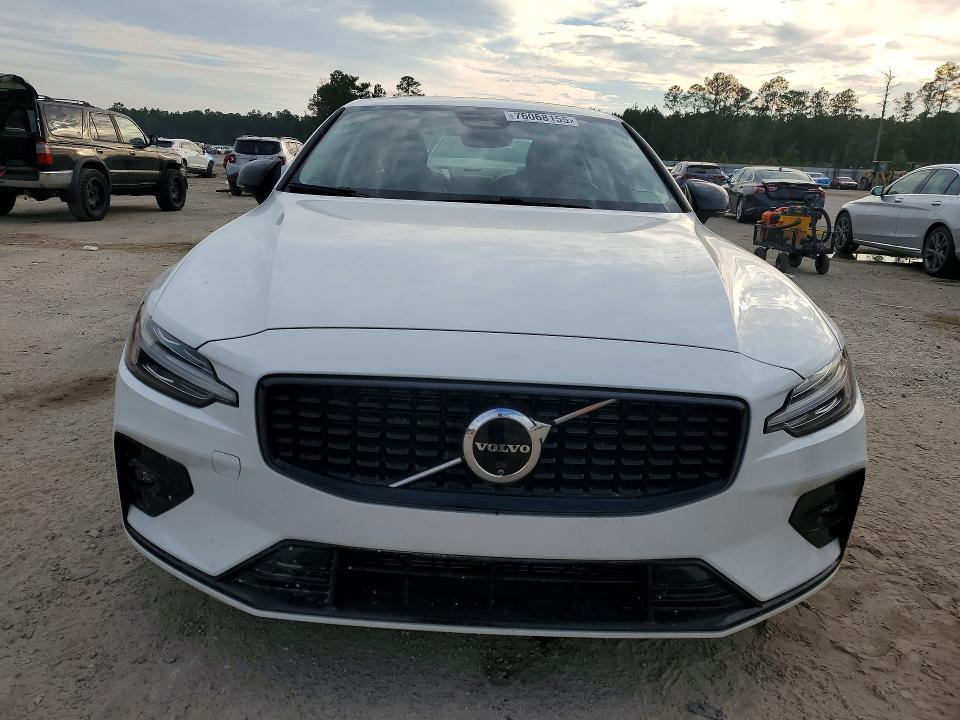 2025 Volvo S60 Plus