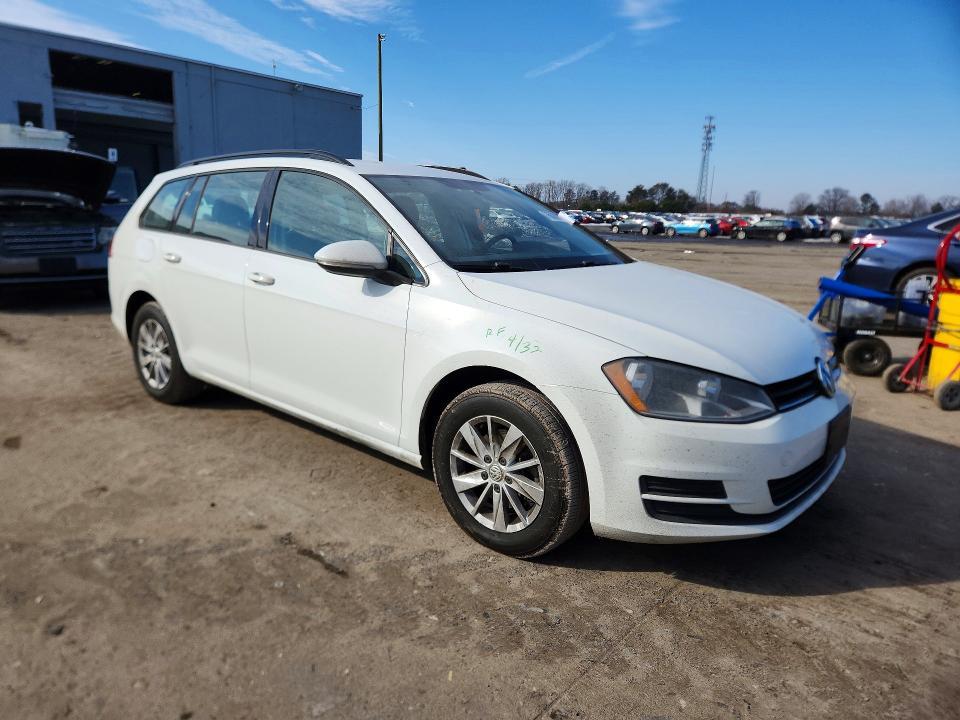 2016 Volkswagen Golf Sportwagen s