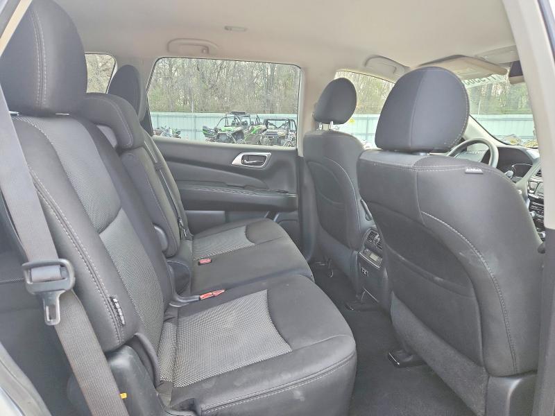 2020 Nissan Pathfinder s