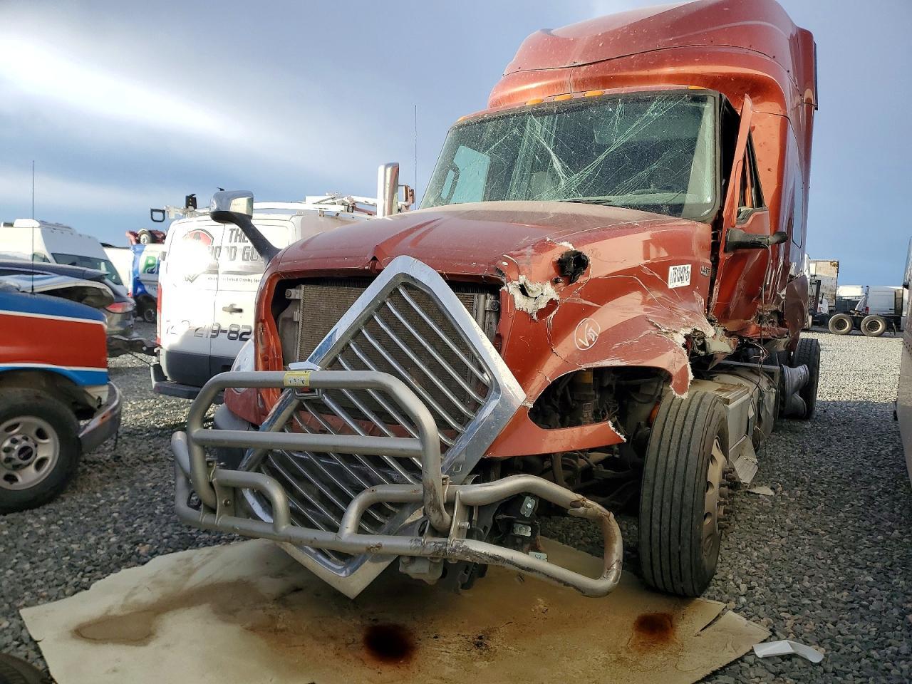 2018 International Lt625