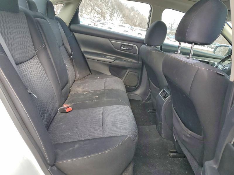 2016 Niss Altima 2.5 sv