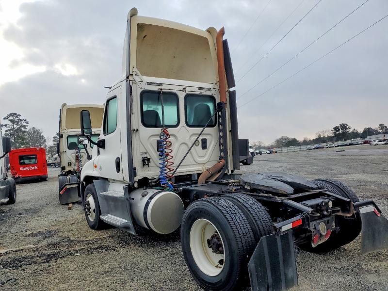 2016 Freightliner Cascadia 125 Semi Truck