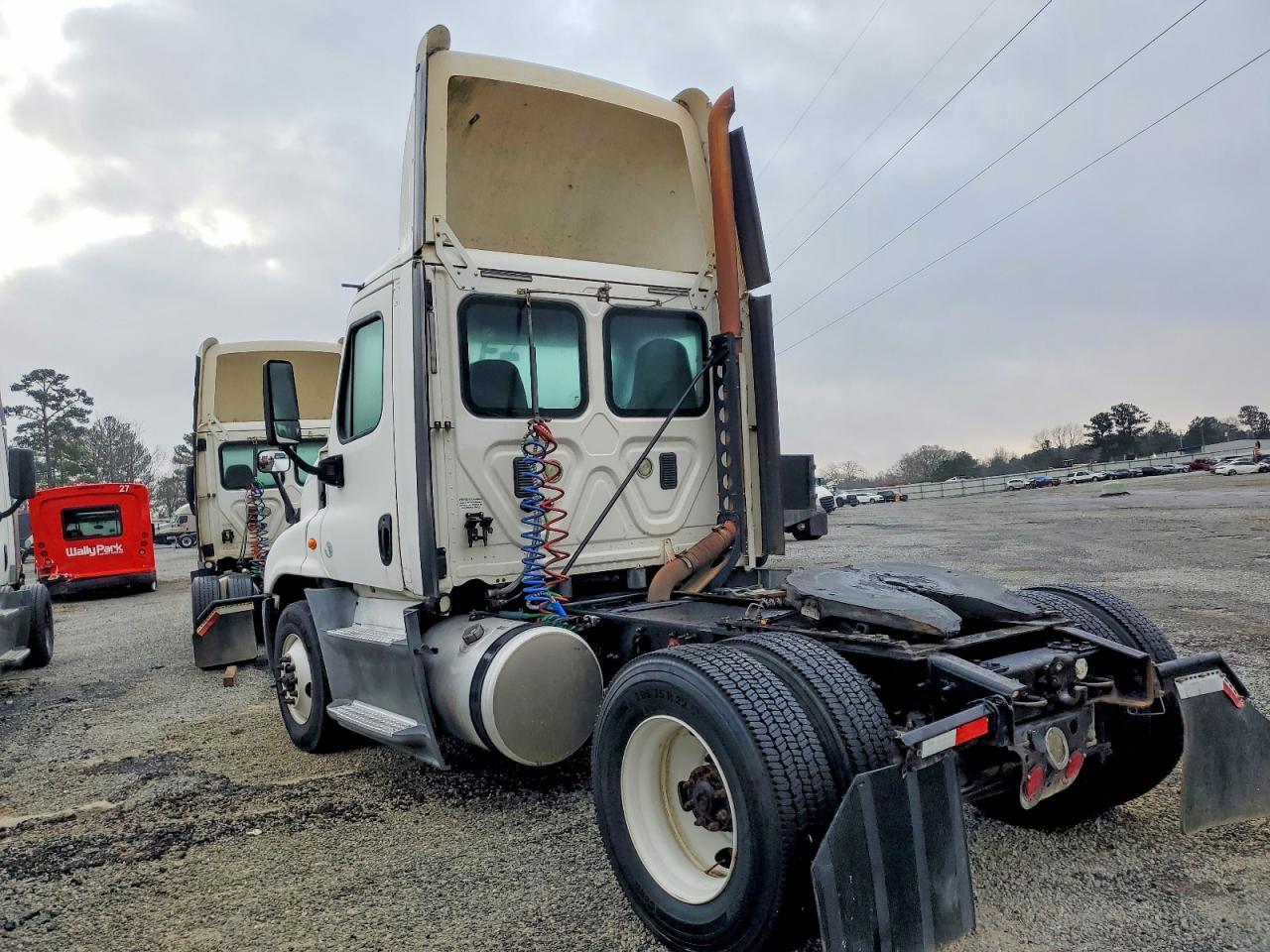 2016 Freightliner Cascadia 125 Semi Truck