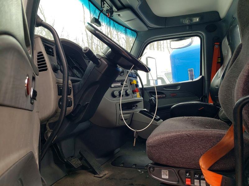 2017 Peterbilt 579 Semi Truck