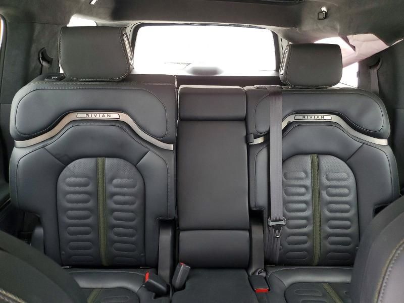 2023 Rivian R1S Adventure