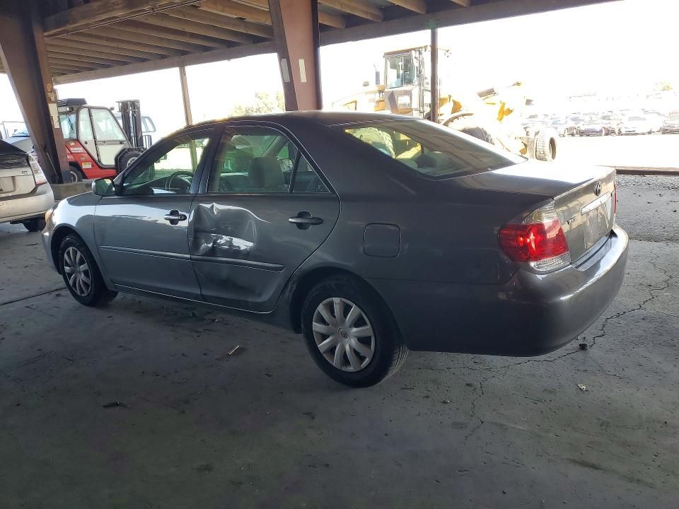 2005 Toyota Camry le
