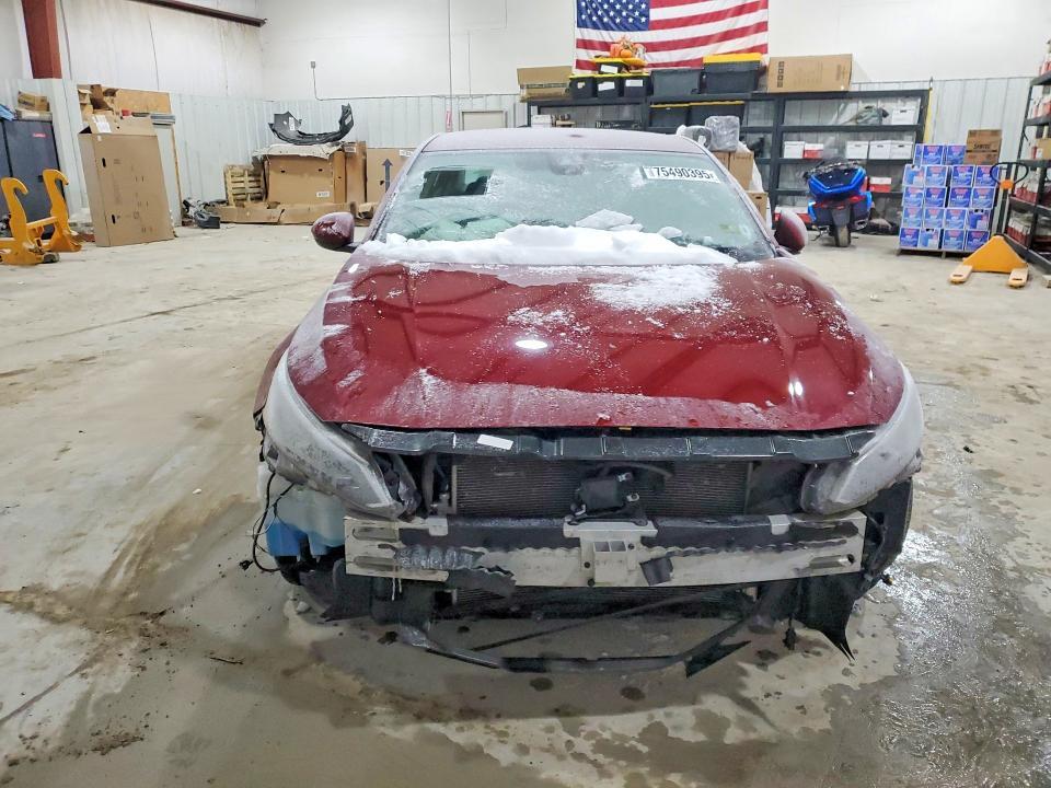 2022 Niss Altima sv