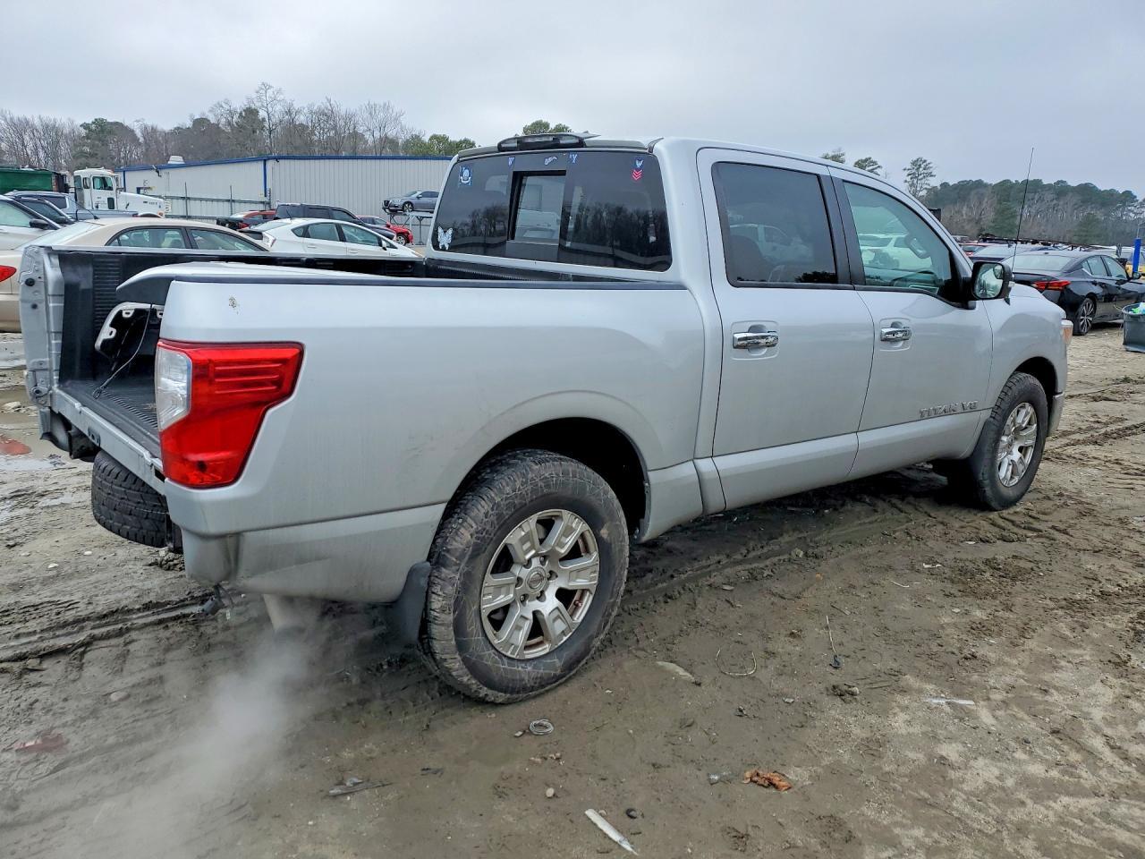 2018 Nissan Titan sv
