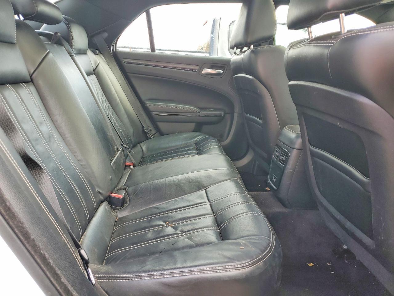 2016 Chrysler 300 s