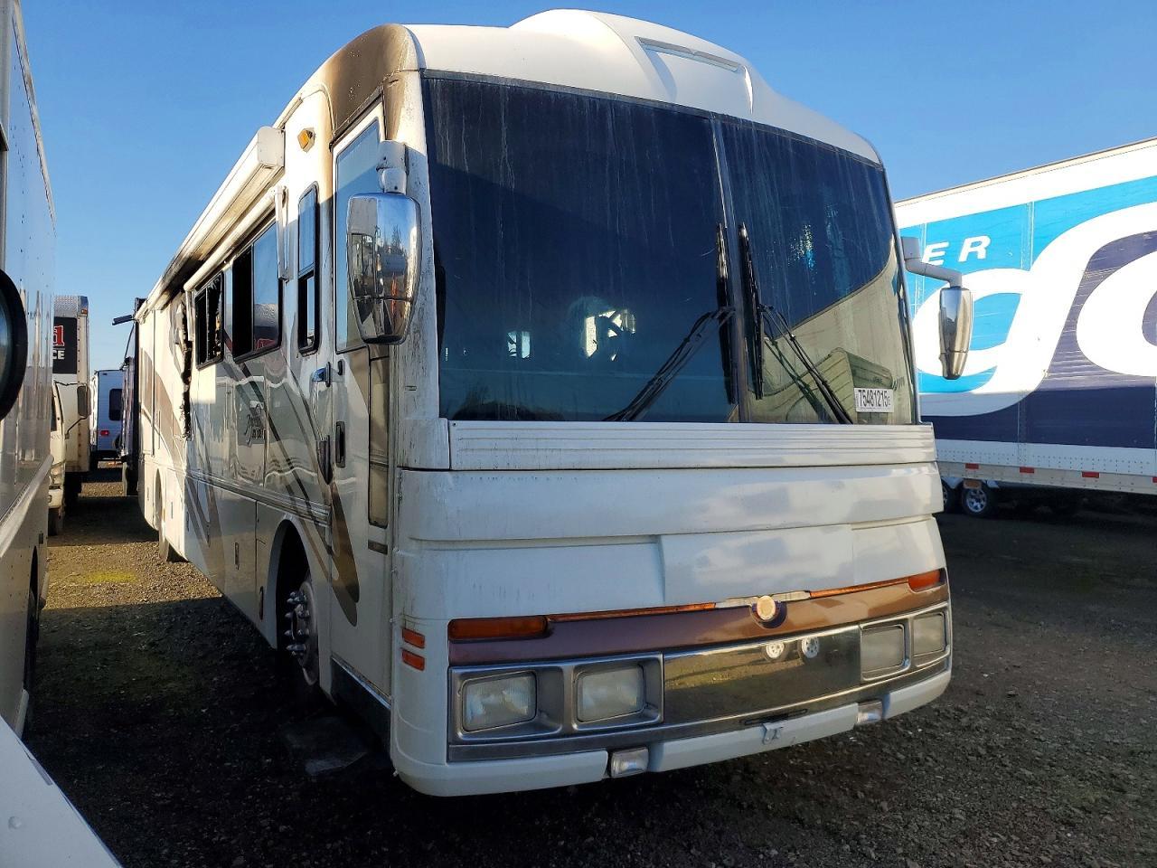 2001 Spartan Motors Motorhome 4VZ