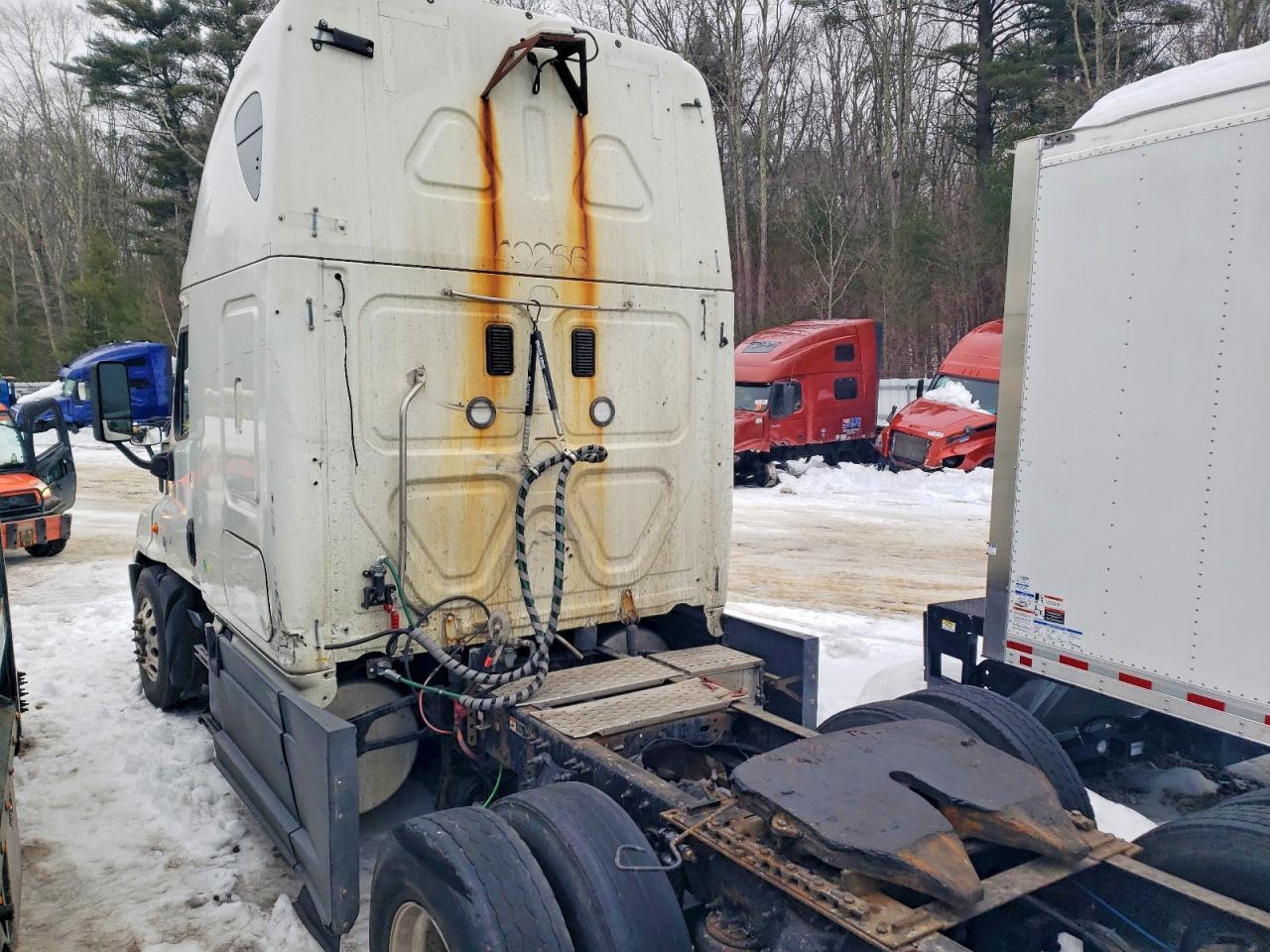 2016 Freightliner Cascadia 125 Semi Truck