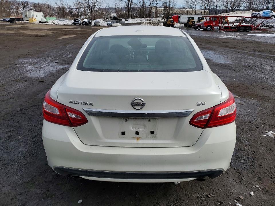 2016 Niss Altima 2.5 sv
