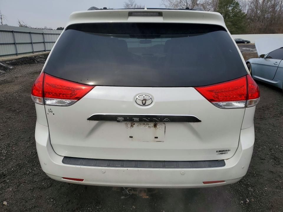 2013 Toyota Sienna xle