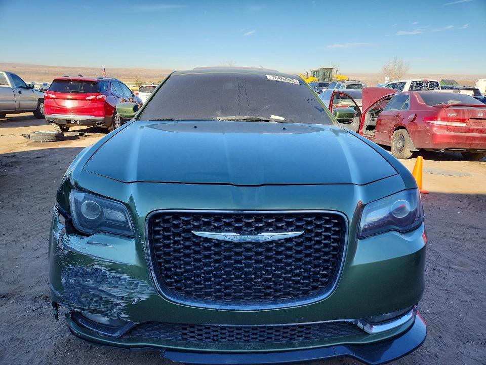 2018 Chrysler 300 s